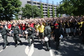 Obwohl sich die Fans der BVB Amateure auf Reisen weitgehend tadellos verhalten, wird es ihnen durch diese Ansetzungen weitgehend unmöglich gemacht, die Spiele der Reserve zu besuchen.