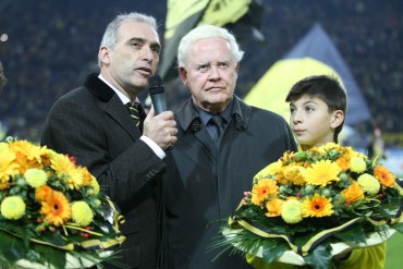 Dr. Borusseum (links) und Mr. Amateure vor dem Spiel gegen Bochum