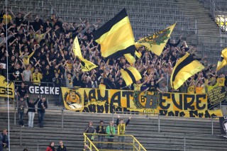 Rund 400 BVB-Ultras unterstützten das Team im WS